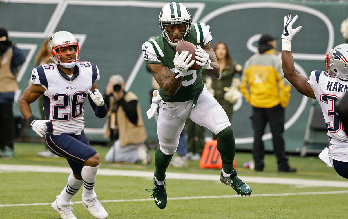 Brandon Marshall had eight catches for 115 yards and two touchdowns Sunday.