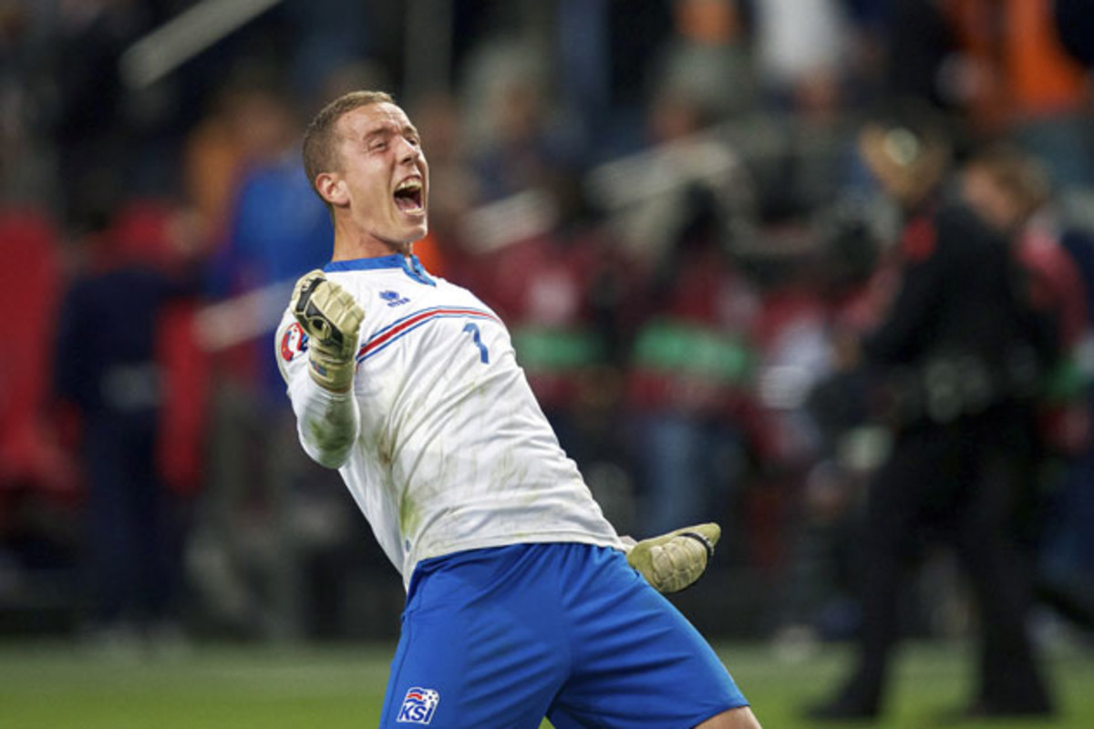 iceland-goalkeeper.jpg