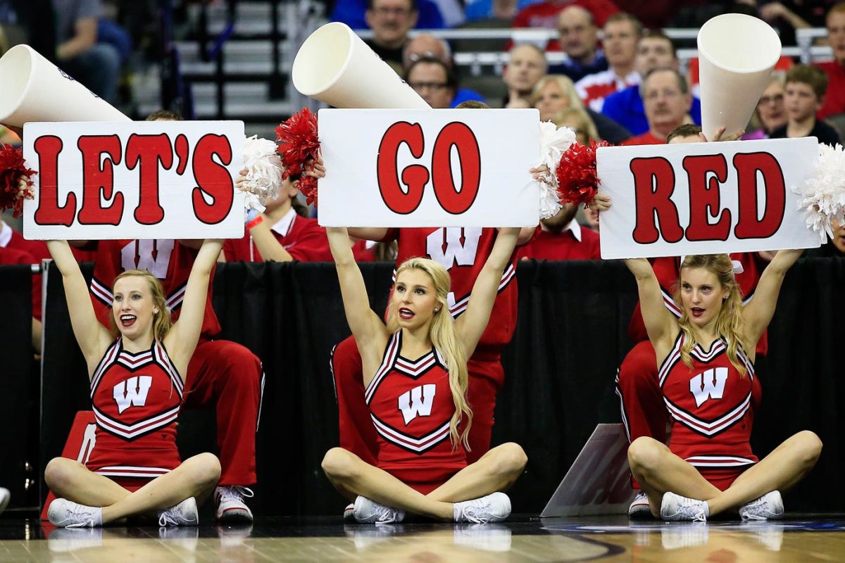 Wisconsin-cheerleaders-467094534_10_0.jpg