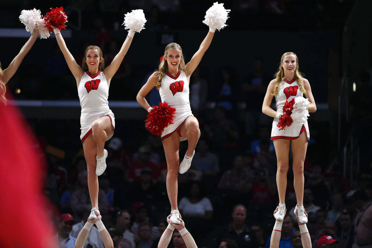 Wisconsin-cheerleaders-X159449_TK1_103.jpg