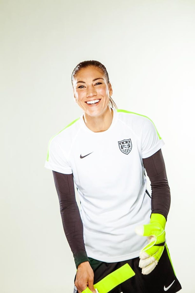 hope-solo-X159570_TK1_0402.jpg