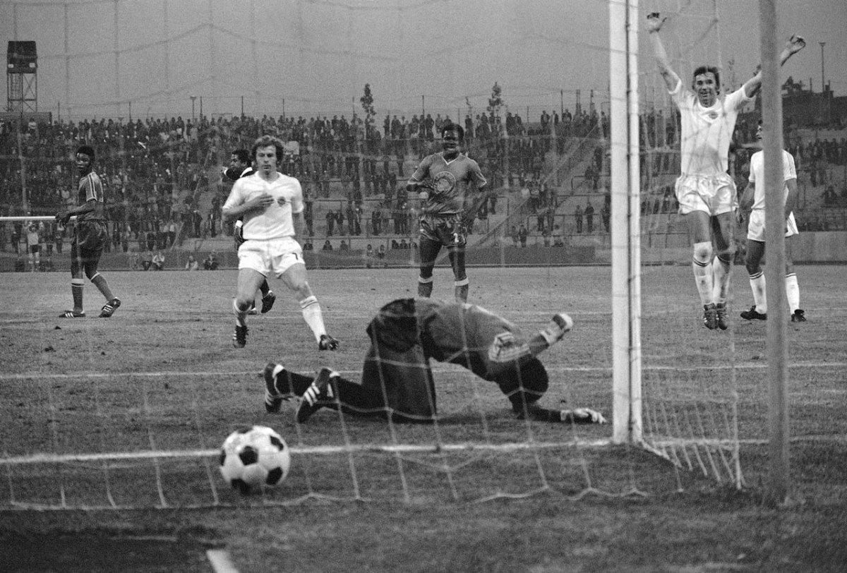 1974-branko-oblak-yugoslavia-zaire.jpg