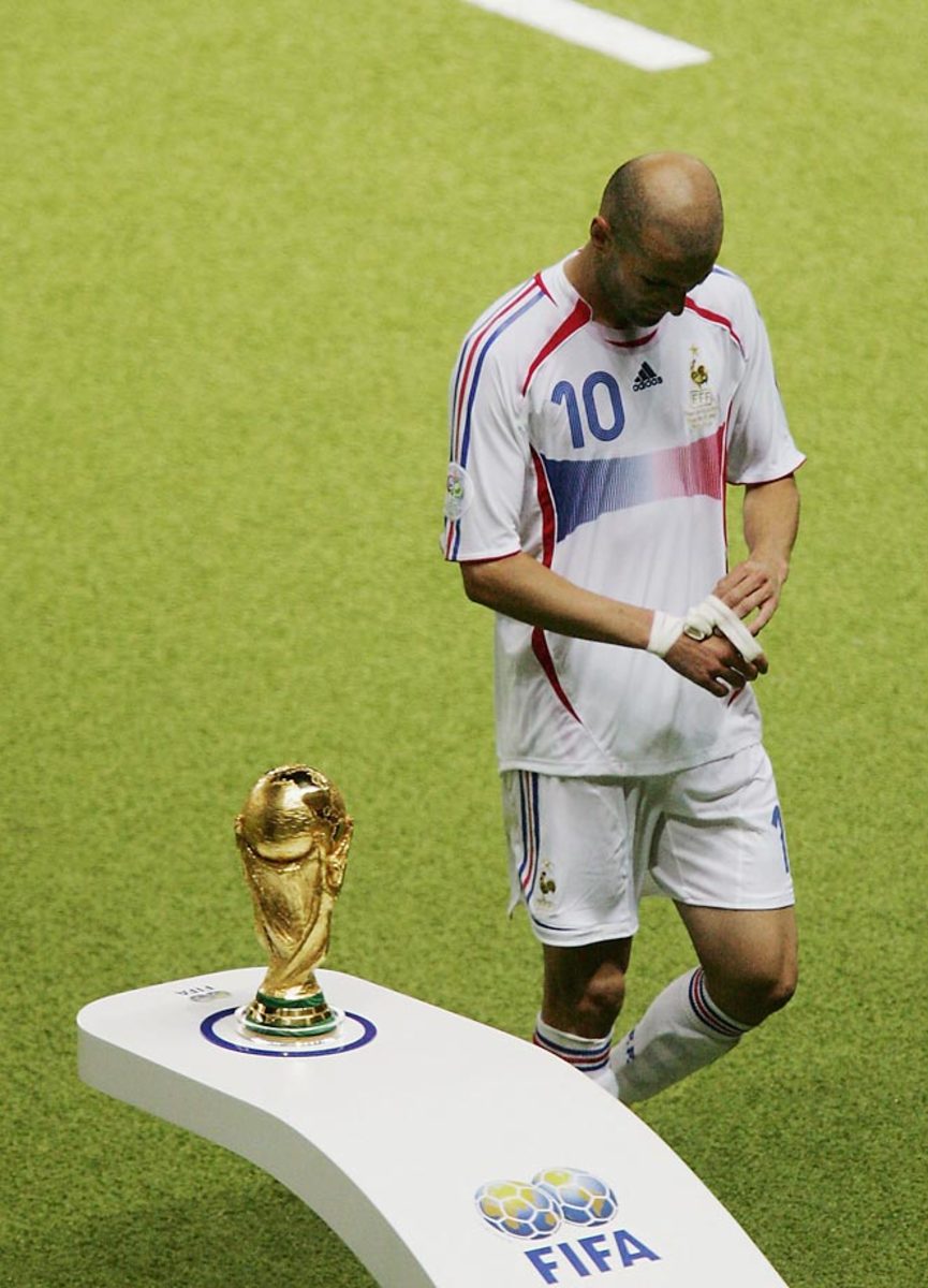 2006-zinedine-zidane-trophy.jpg