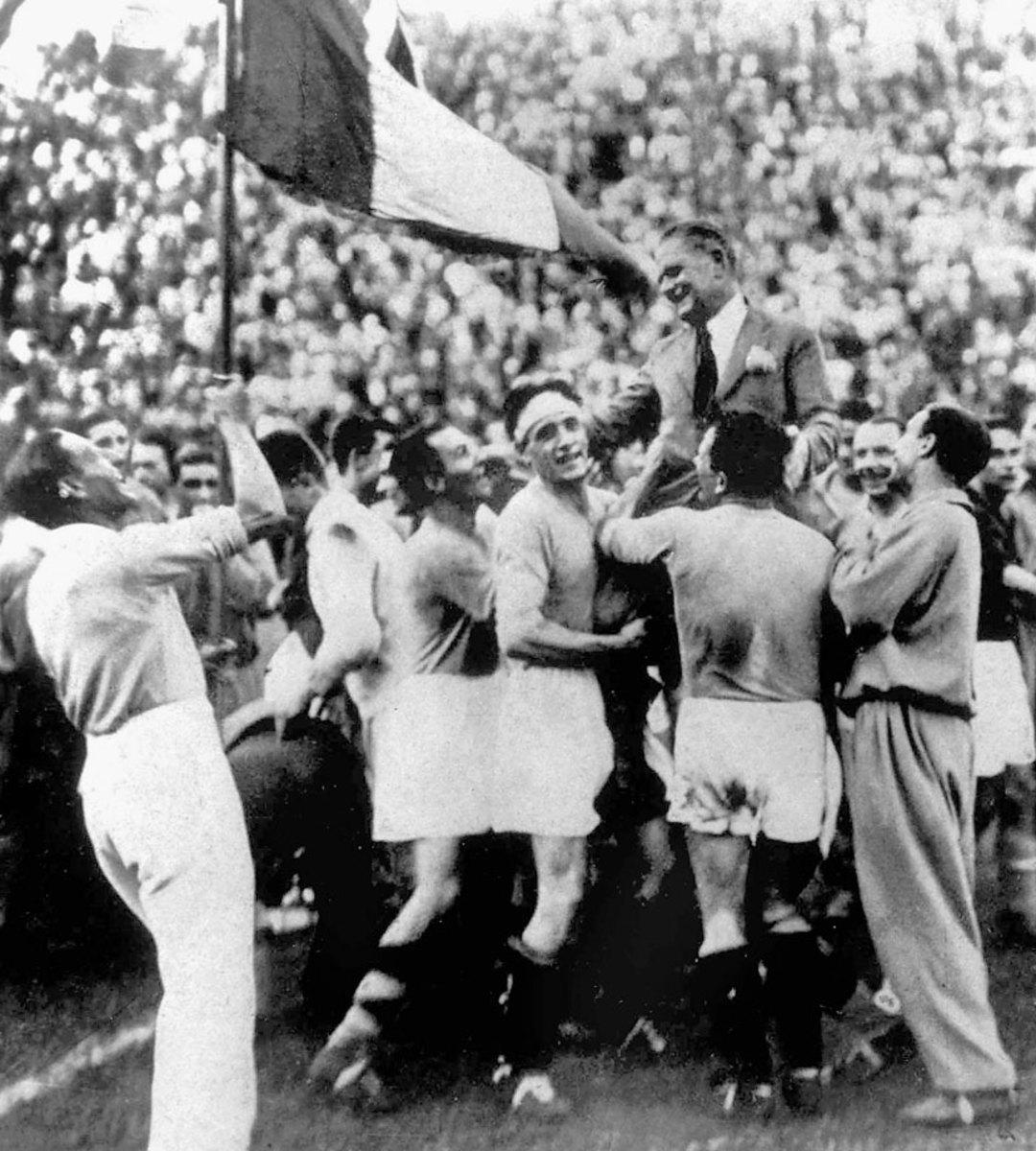 1934-italy-celebration-vittorio-pozzo.jpg