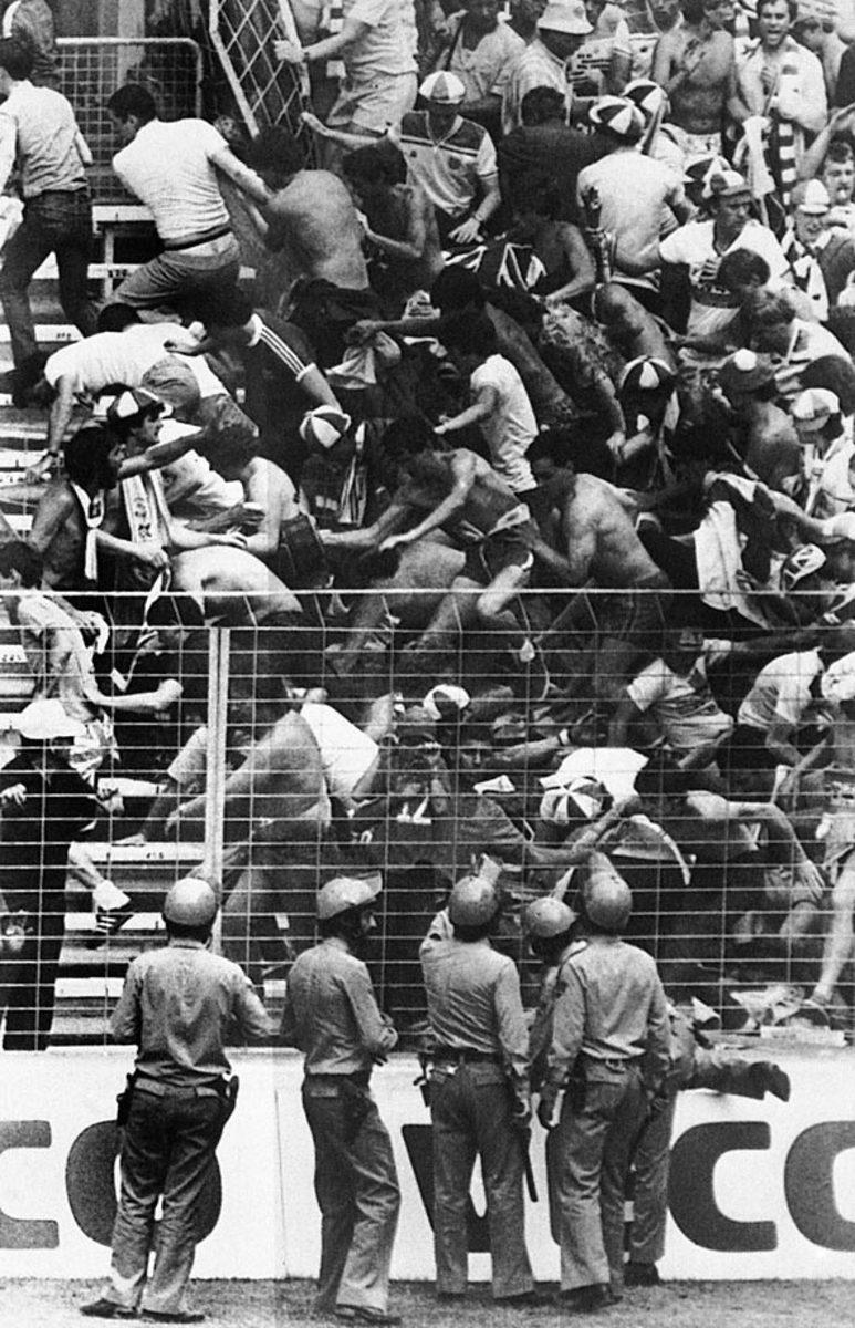 1982-england-france-fans-fight.jpg