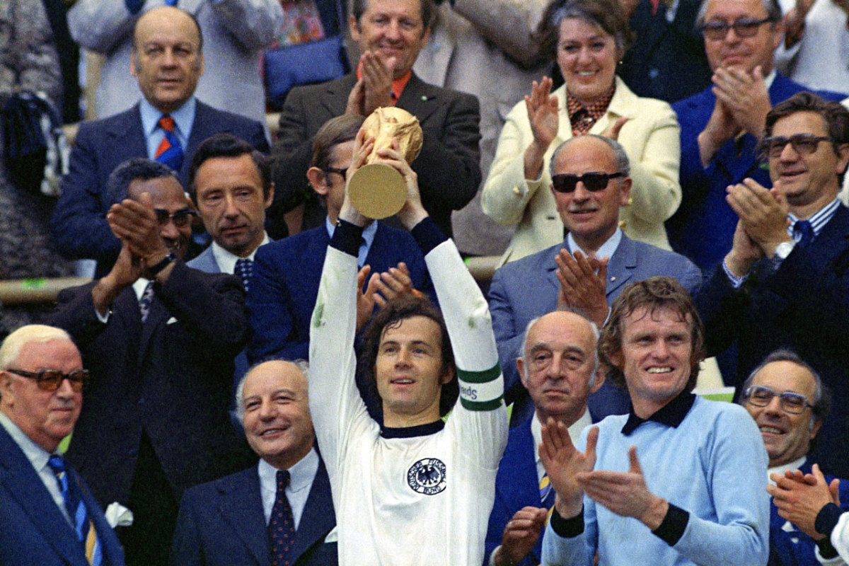 1974-franz-beckenbauer-trophy.jpg