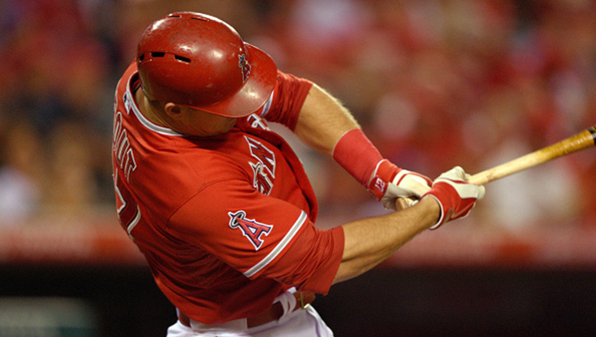 Mike Trout homers off Felix Hernandez in first atbat of season