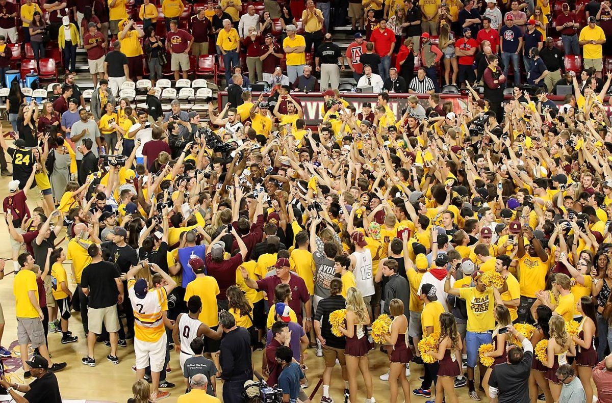 Arizona_State_Superfans-BY5_1657.jpg