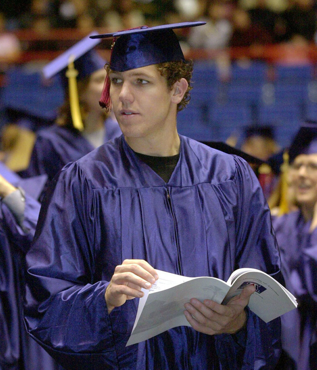 2002-Luke-Walton-graduation.jpg