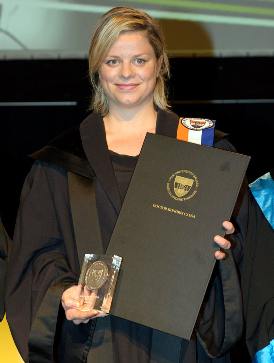 2013-Kim-Clijsters-graduation-degree.jpg