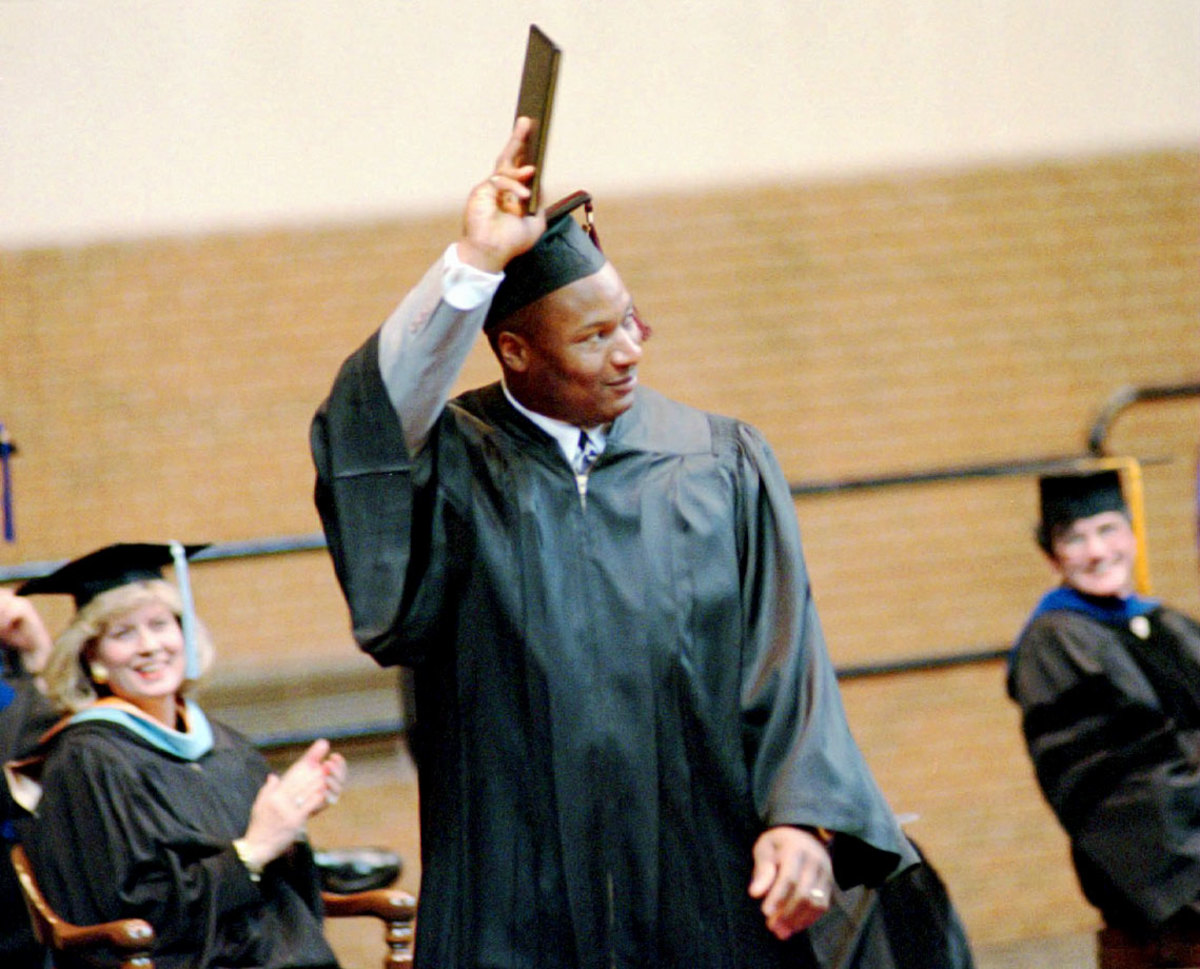 1995-Bo-Jackson-graduation.jpg