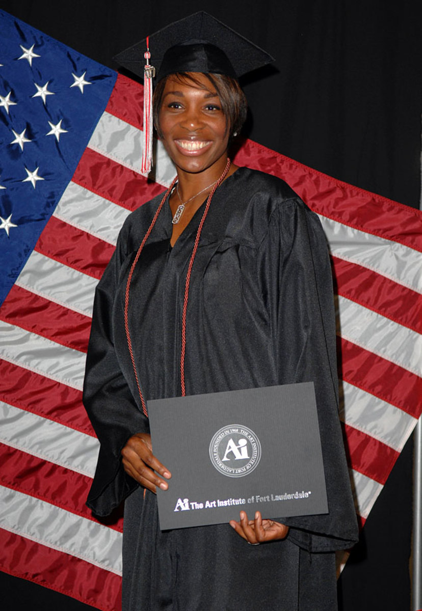 2007-Venus-Williams-graduation.jpg
