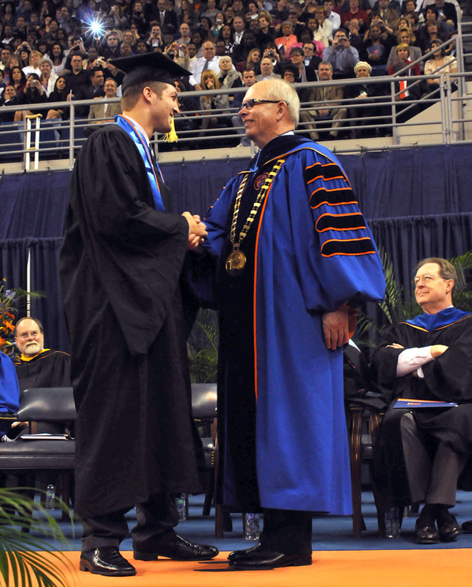 2009-Tim-Tebow-graduation.jpg