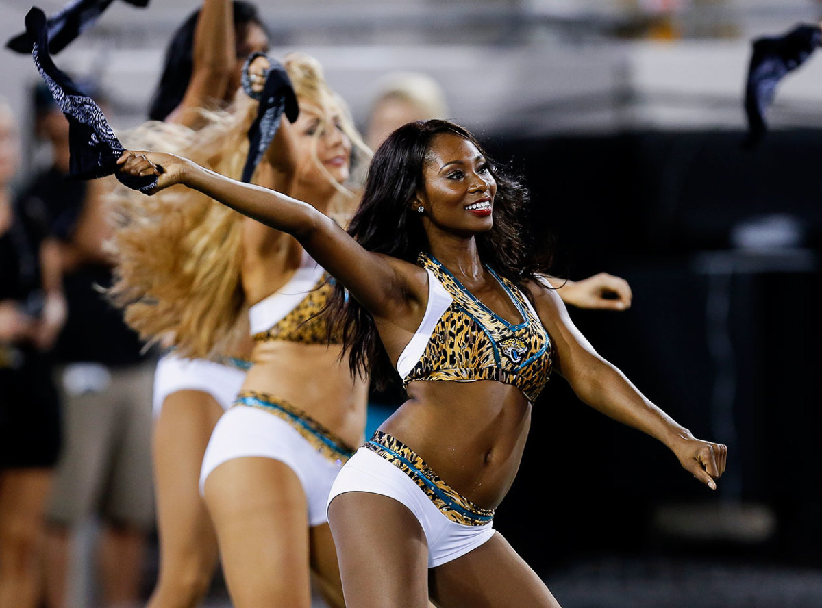 Jacksonville-Jaguars-ROAR-cheerleaders-GettyImages-485701696_master.jpg