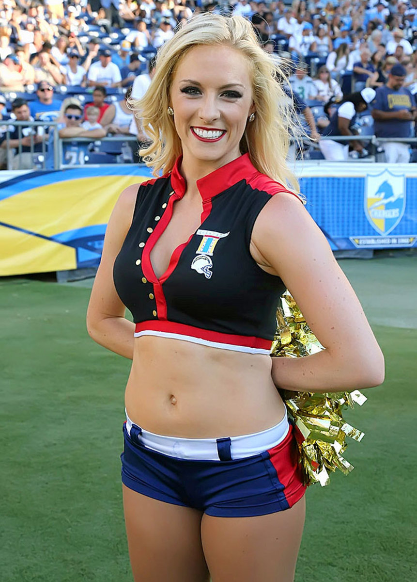 San-Diego-Charger-Girls-cheerleaders-YDX_4948.jpg