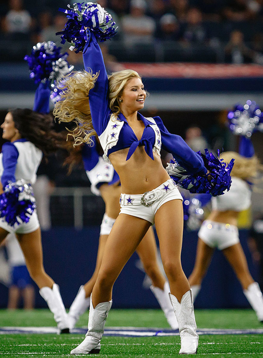 Dallas-Cowboys-cheerleaders-CEY150829179_Vikings_AT_Cowboys.jpg