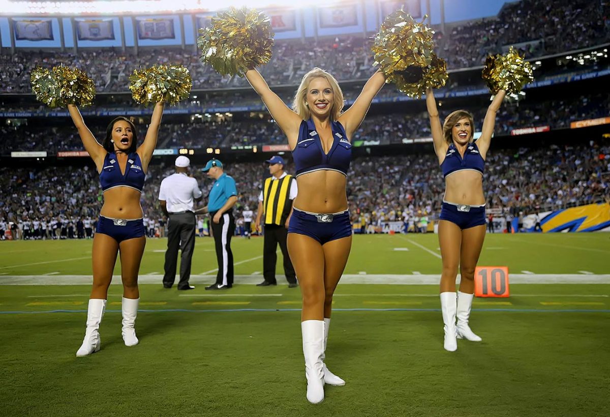 San-Diego-Charger-Girls-cheerleaders-YDX_5051.jpg