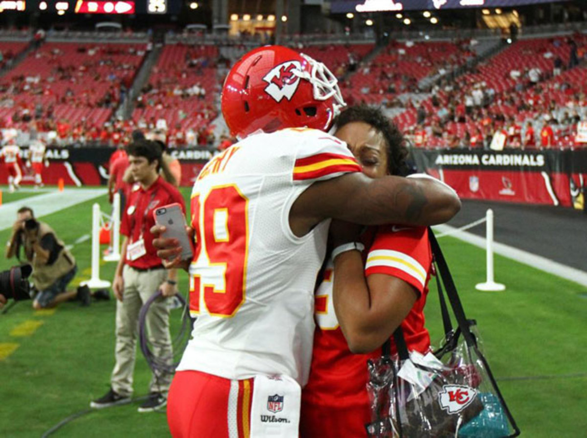 Eric Berry and his mom (Courtesy of Chiefs)