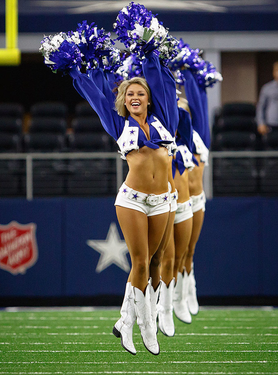 Dallas-Cowboys-cheerleaders-CEY150829146_Vikings_AT_Cowboys.jpg