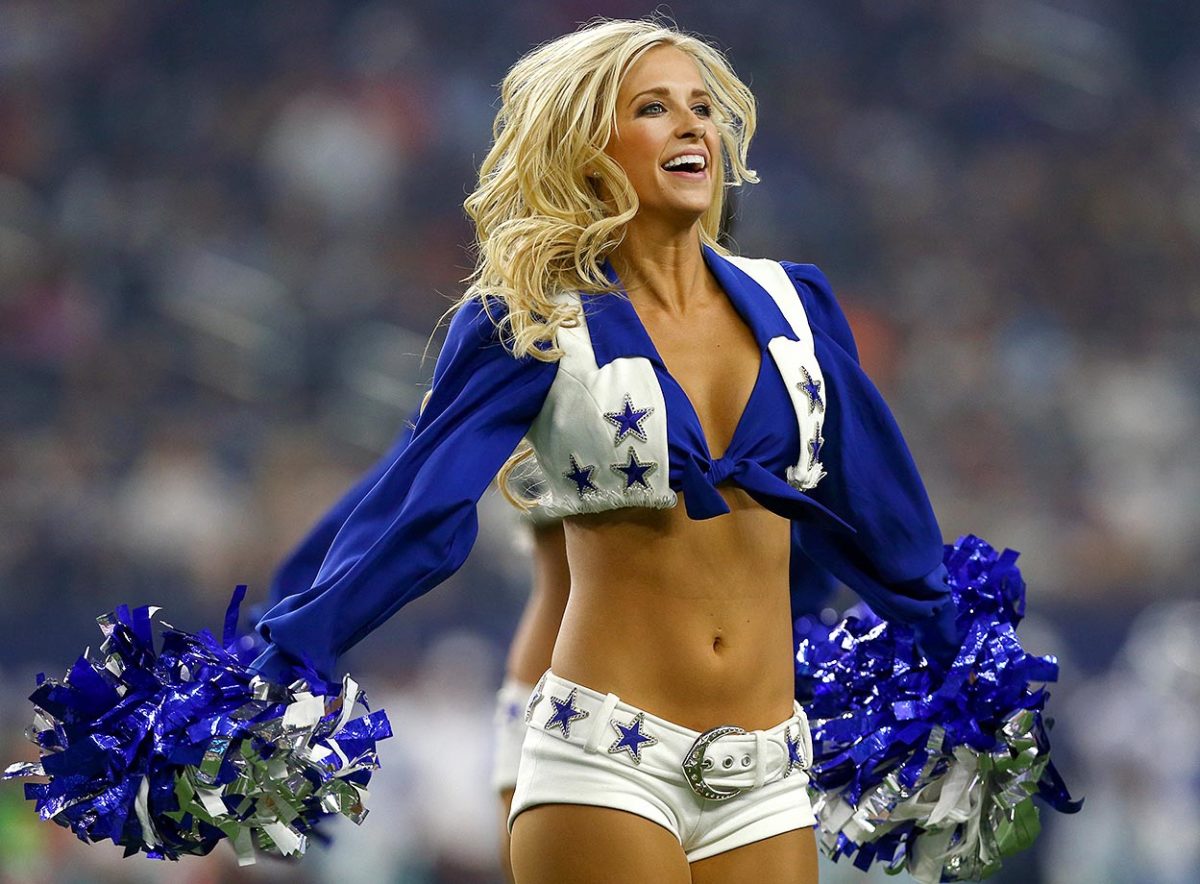 Dallas-Cowboys-cheerleaders-485776104.jpg