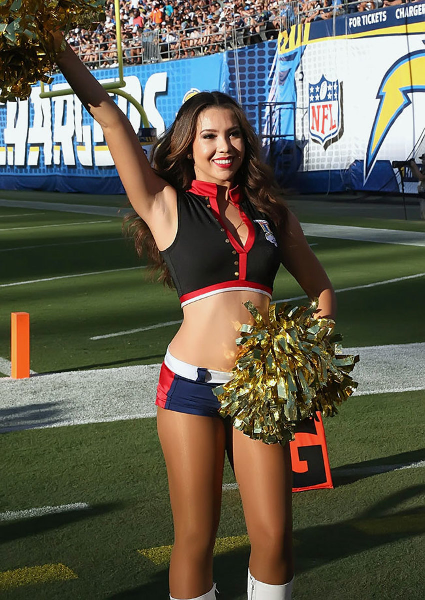 San-Diego-Charger-Girls-cheerleaders-YDX_4956.jpg