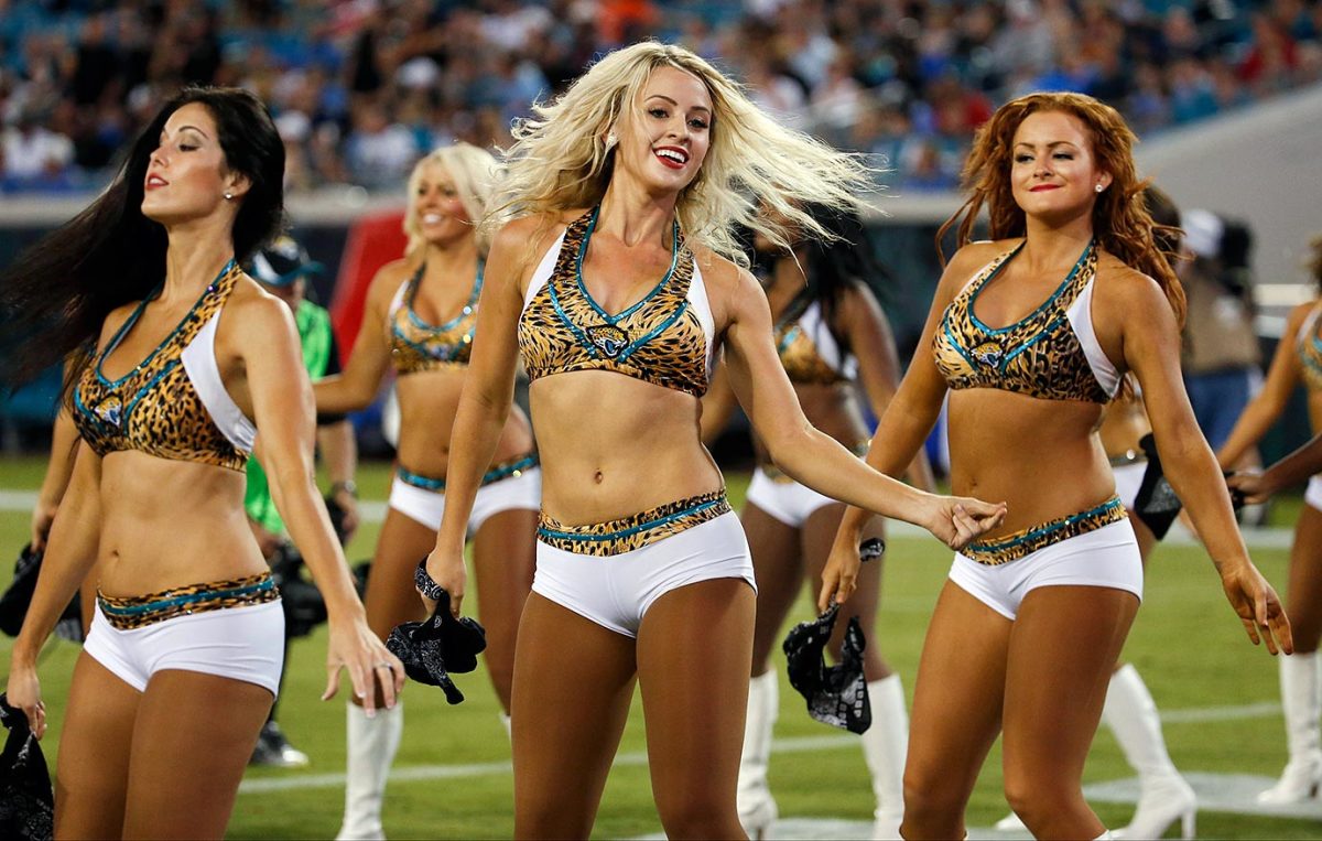 Jacksonville-Jaguars-ROAR-cheerleaders-AP_472067572870.jpg