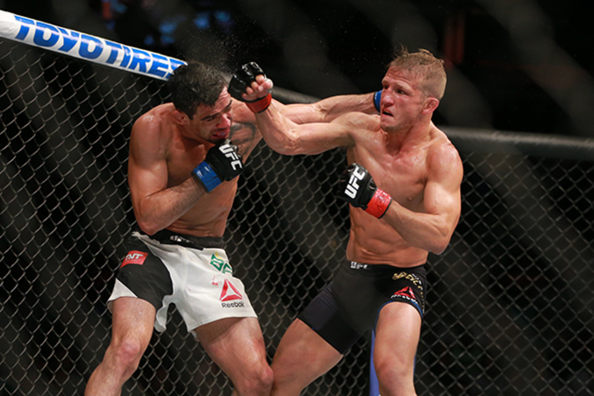 dominick-cruz-tj-dillishaw-ufc-fight-night-2015-630.jpg
