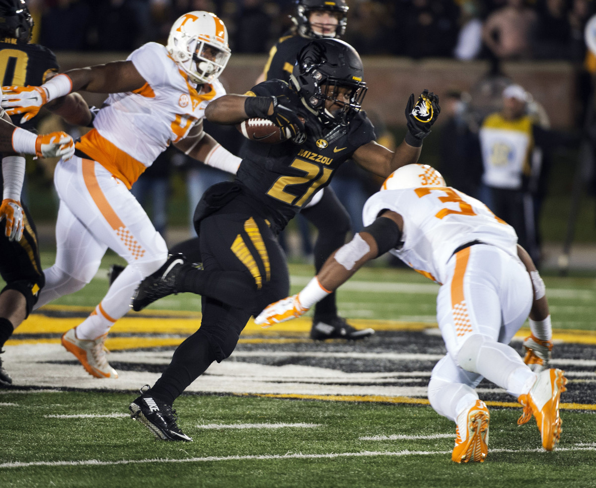 Tennessee defense beating up on weak offenses late in season Sports