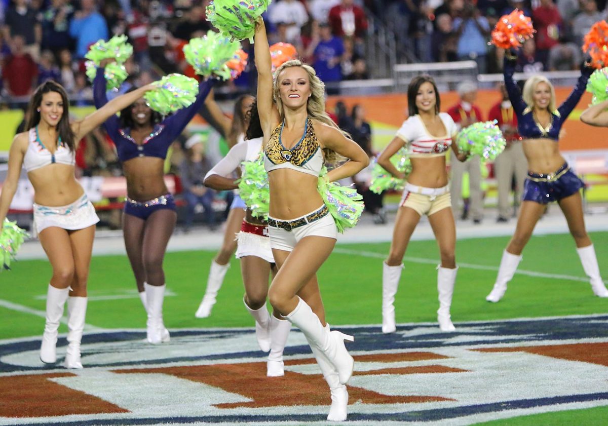 03-Samantha_Game_LS-Pro_Bowl_Cheer_2015_LS-062.jpg