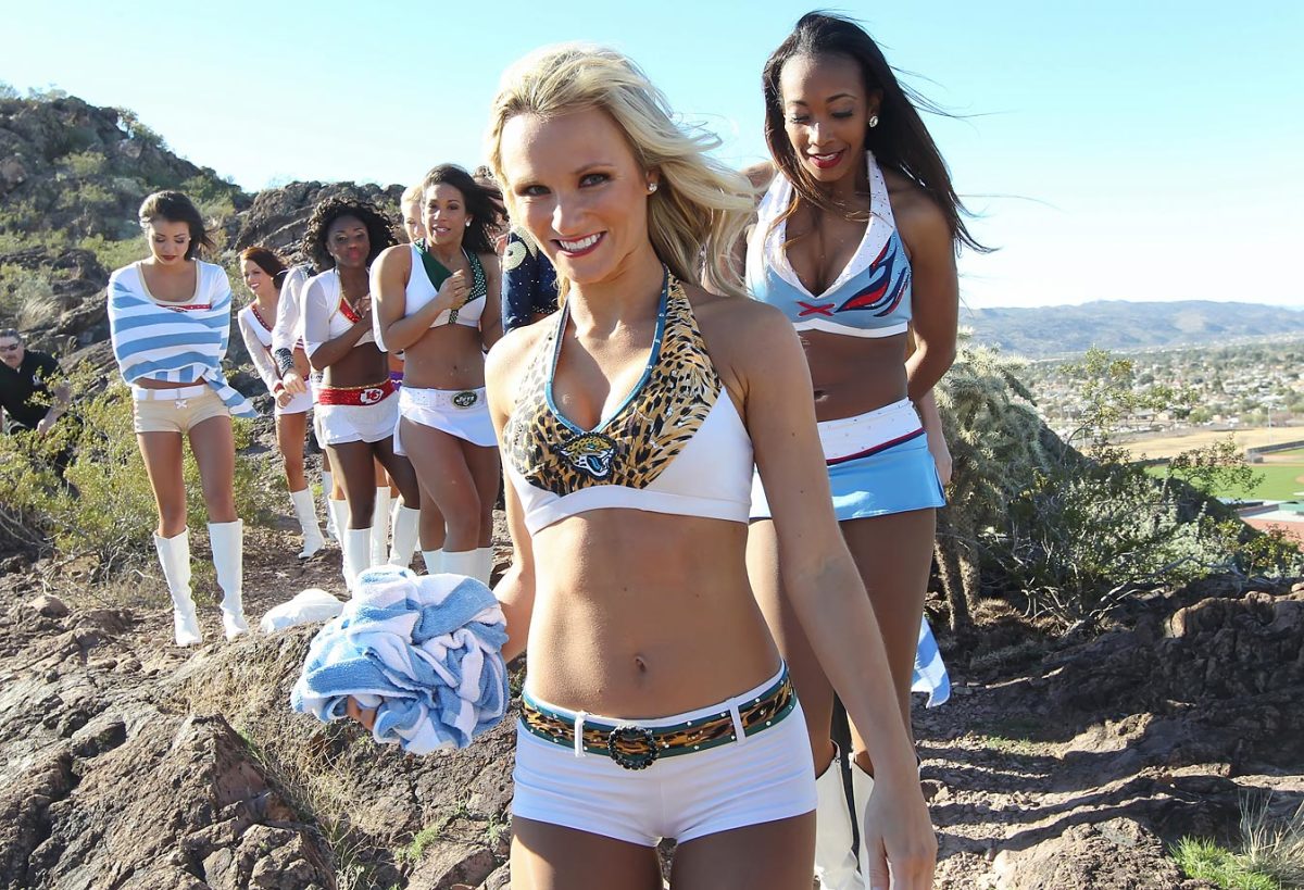 02-Samantha_Game-02-Pro_Bowl_Cheer-BY-1082.jpg