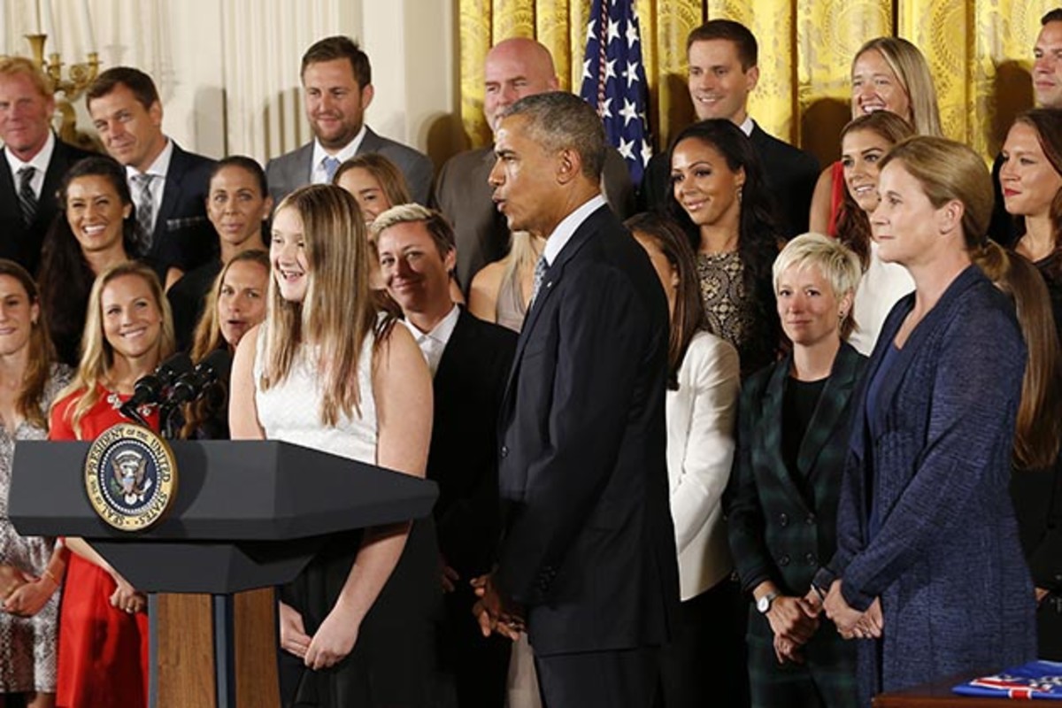 uswnt-obama.jpg