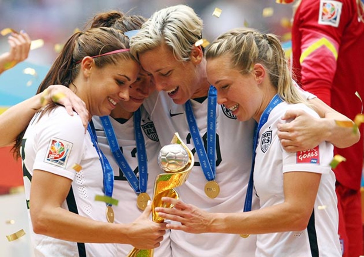 uswnt-group-hug.jpg