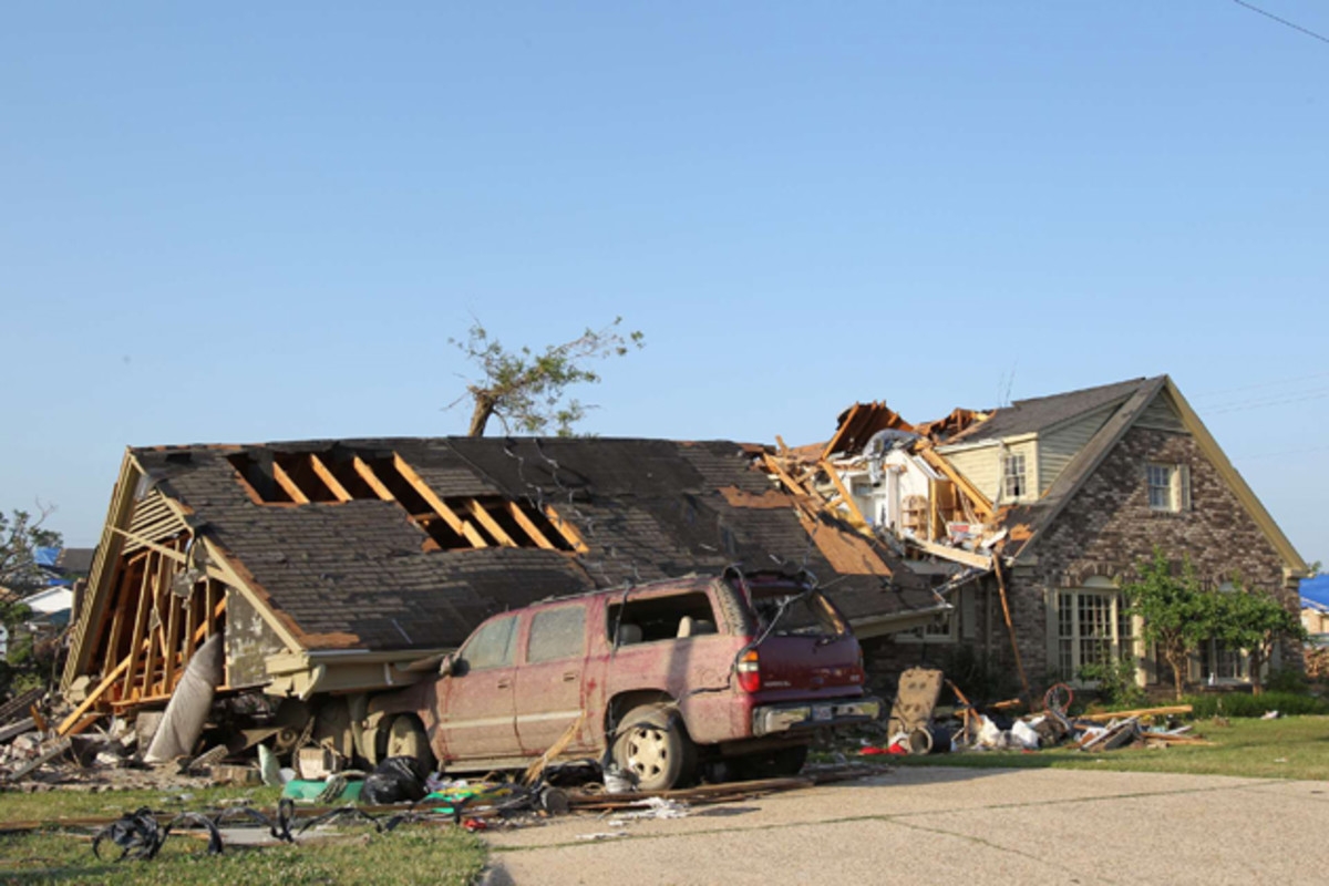 tuscaloosa-tornado-damage.jpg