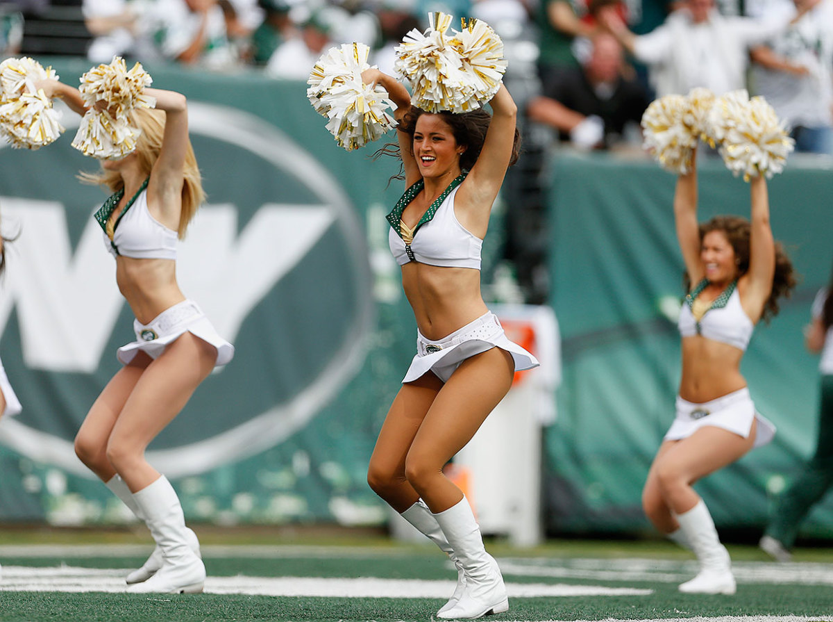 New-York-Jets-Flight-Crew-cheerleaders-AP_80824802323.jpg