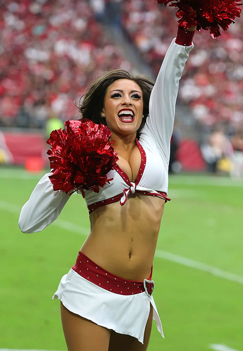 Arizona-Cardinals-cheerleaders-AZ_Cards_Cheer-092715-YDX_0151.jpg
