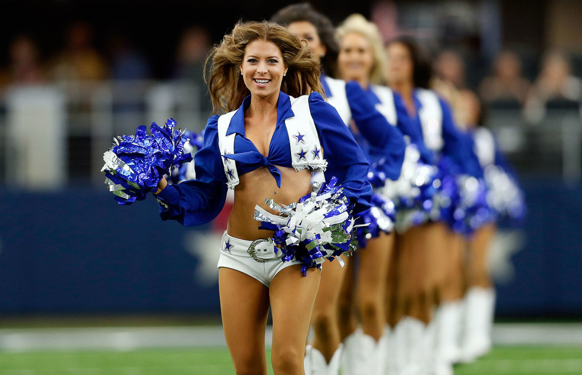 Dallas-Cowboys-cheerleaders-AP_743102374861.jpg
