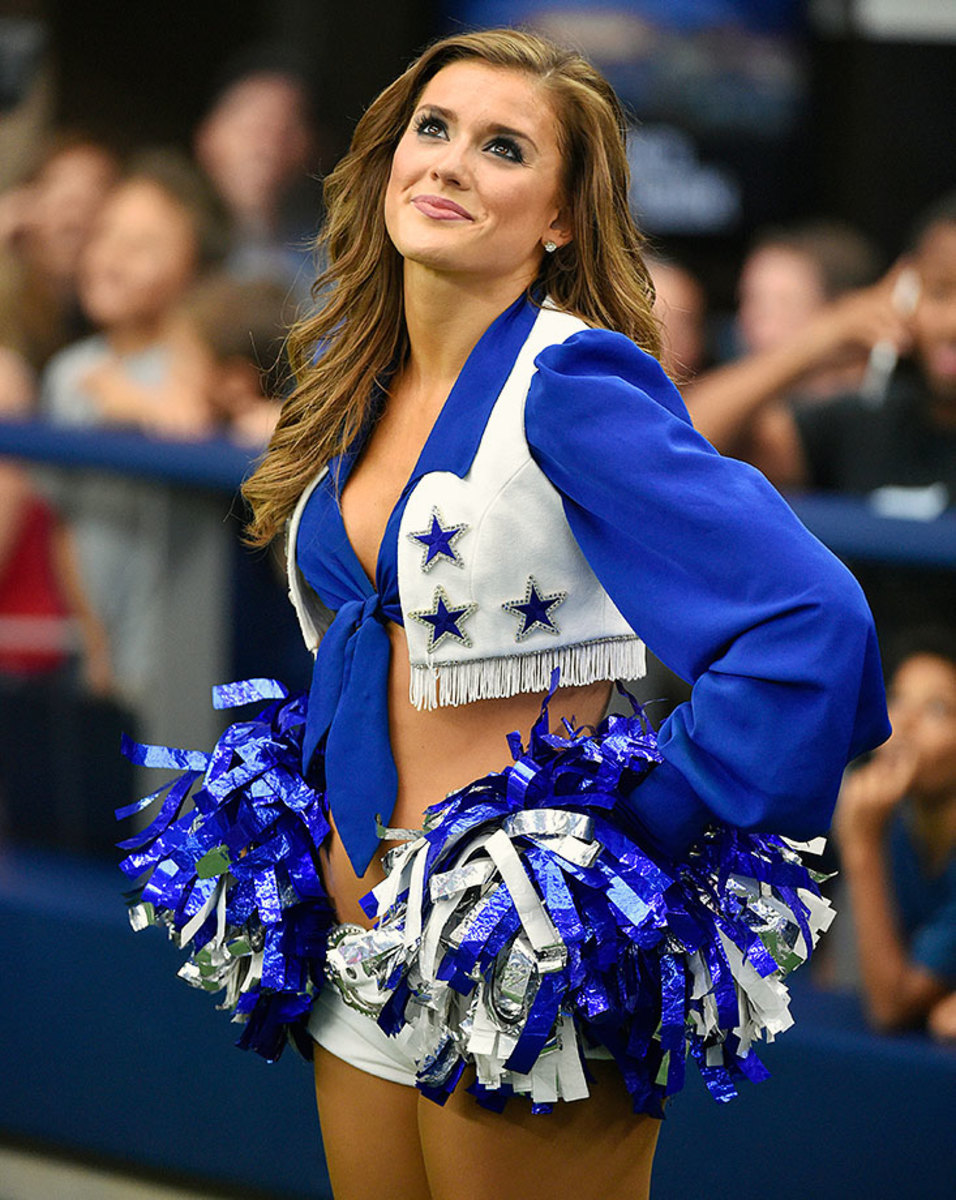 Dallas-Cowboys-cheerleaders-AP_765727335132.jpg