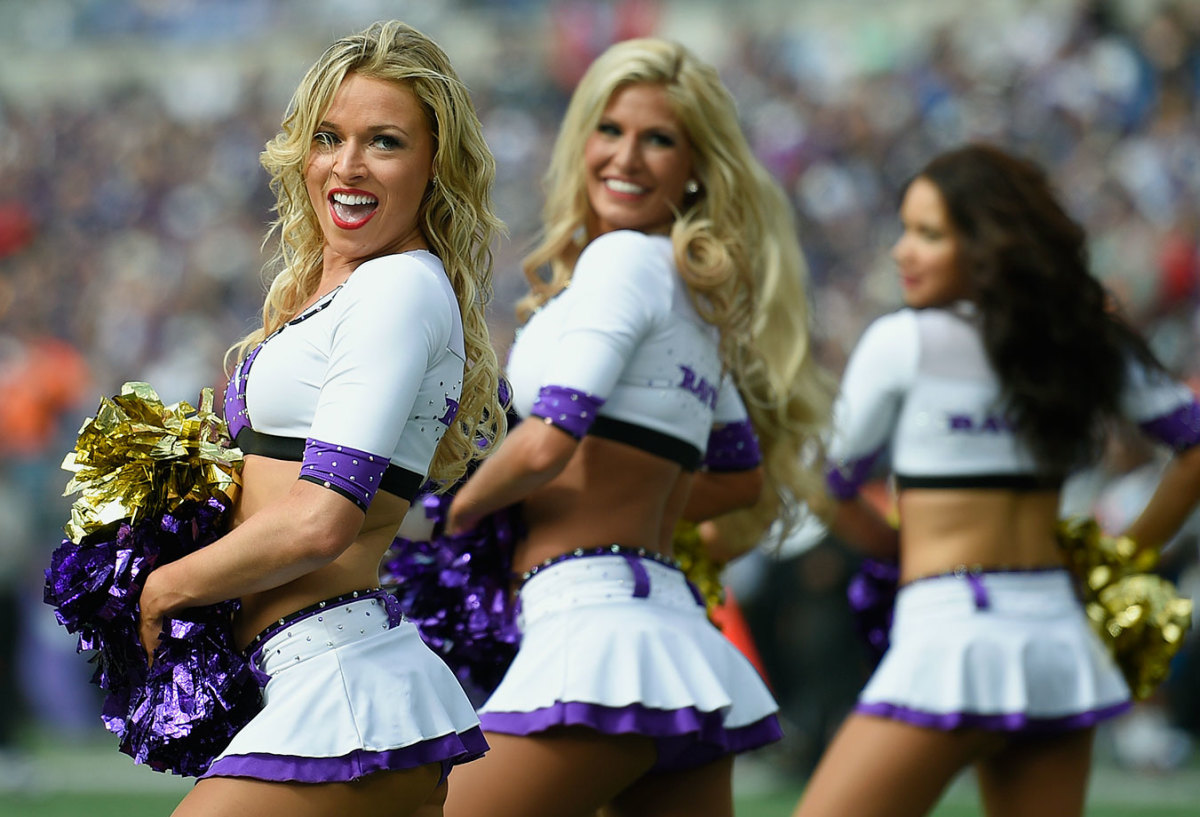 Baltimore-Ravens-cheerleaders-AP_900034659132.jpg