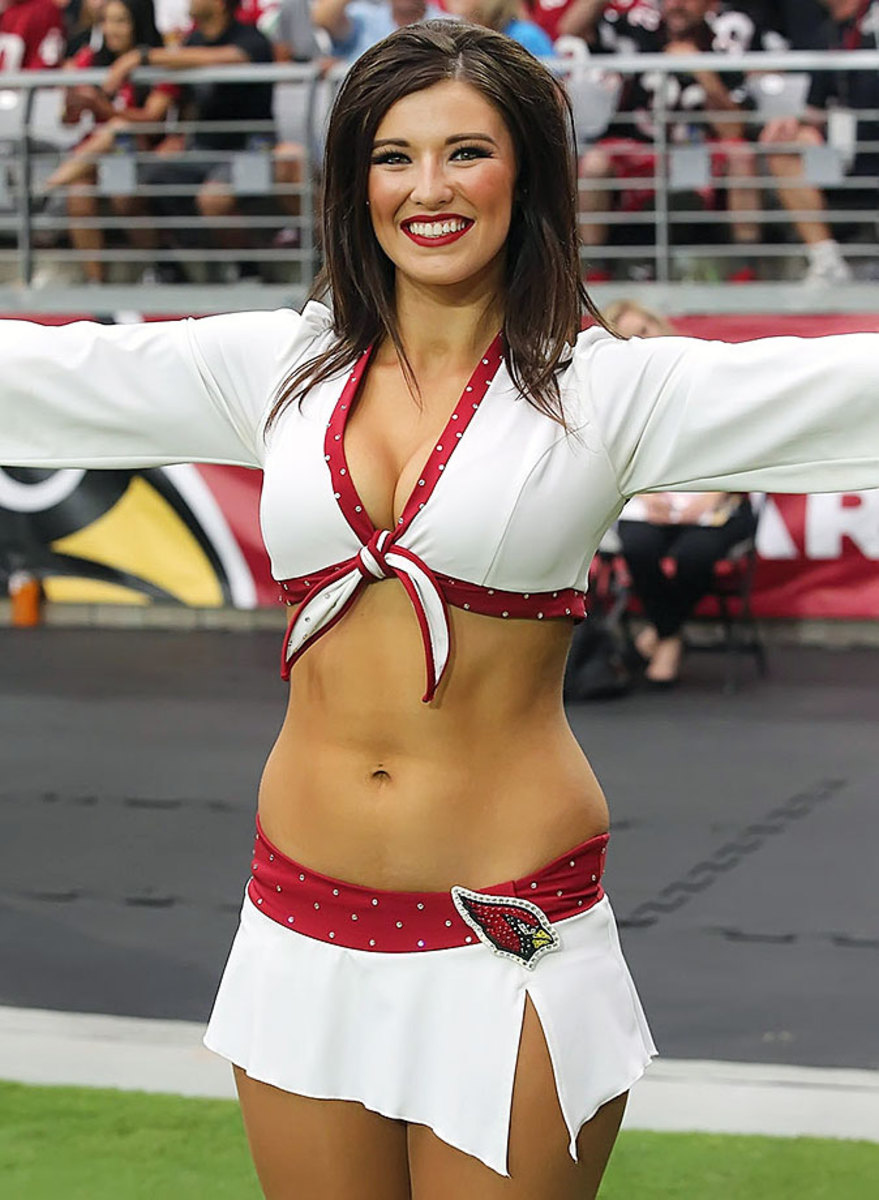 Arizona-Cardinals-cheerleaders-AZ_Cards_Cheer-092715-YDX_0315.jpg