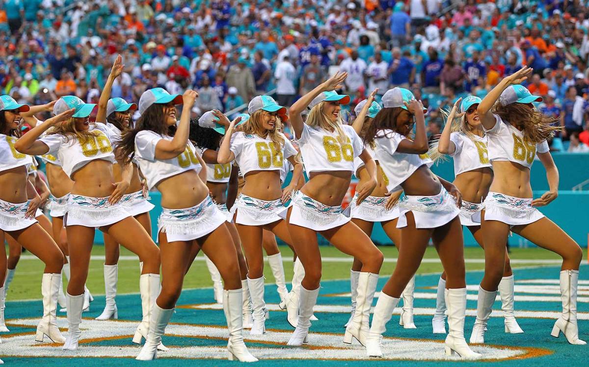 Miami-Dolphins-cheerleaders-490353634.jpg