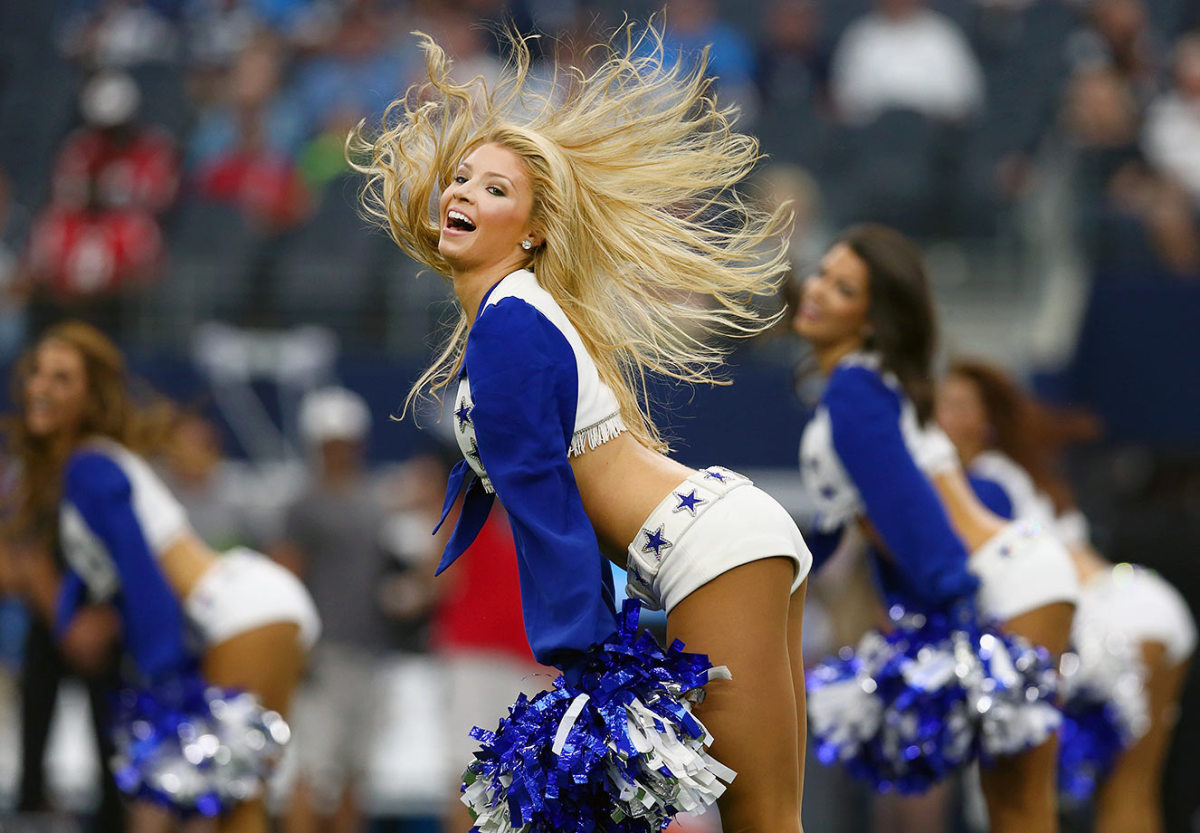 Dallas-Cowboys-cheerleaders-490328412.jpg