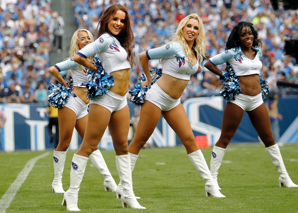 Tennessee-Titans-cheerleaders-DBF2015092713_Colts_at_Titans_9_27_15.jpg