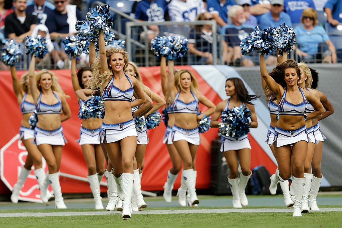 Tennessee-Titans-cheerleaders-AP_295041660179.jpg