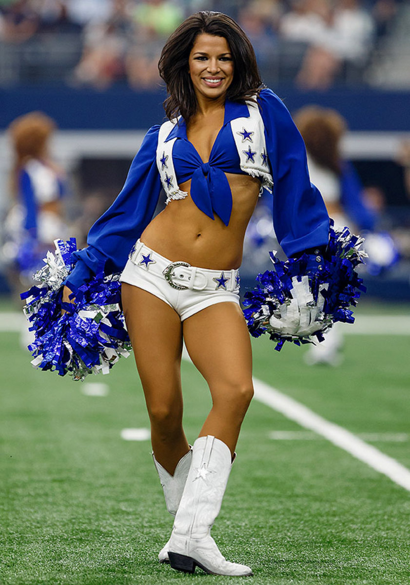 Dallas-Cowboys-cheerleaders-CEY150927989_Falcons_AT_Cowboys.jpg