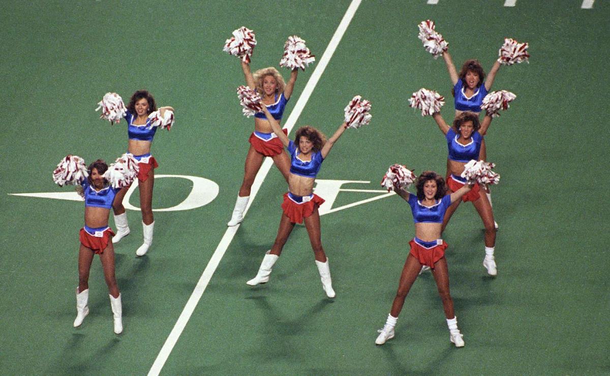 1994-Super-Bowl-XXVIlI-Buffalo-Bills-cheerleaders.jpg