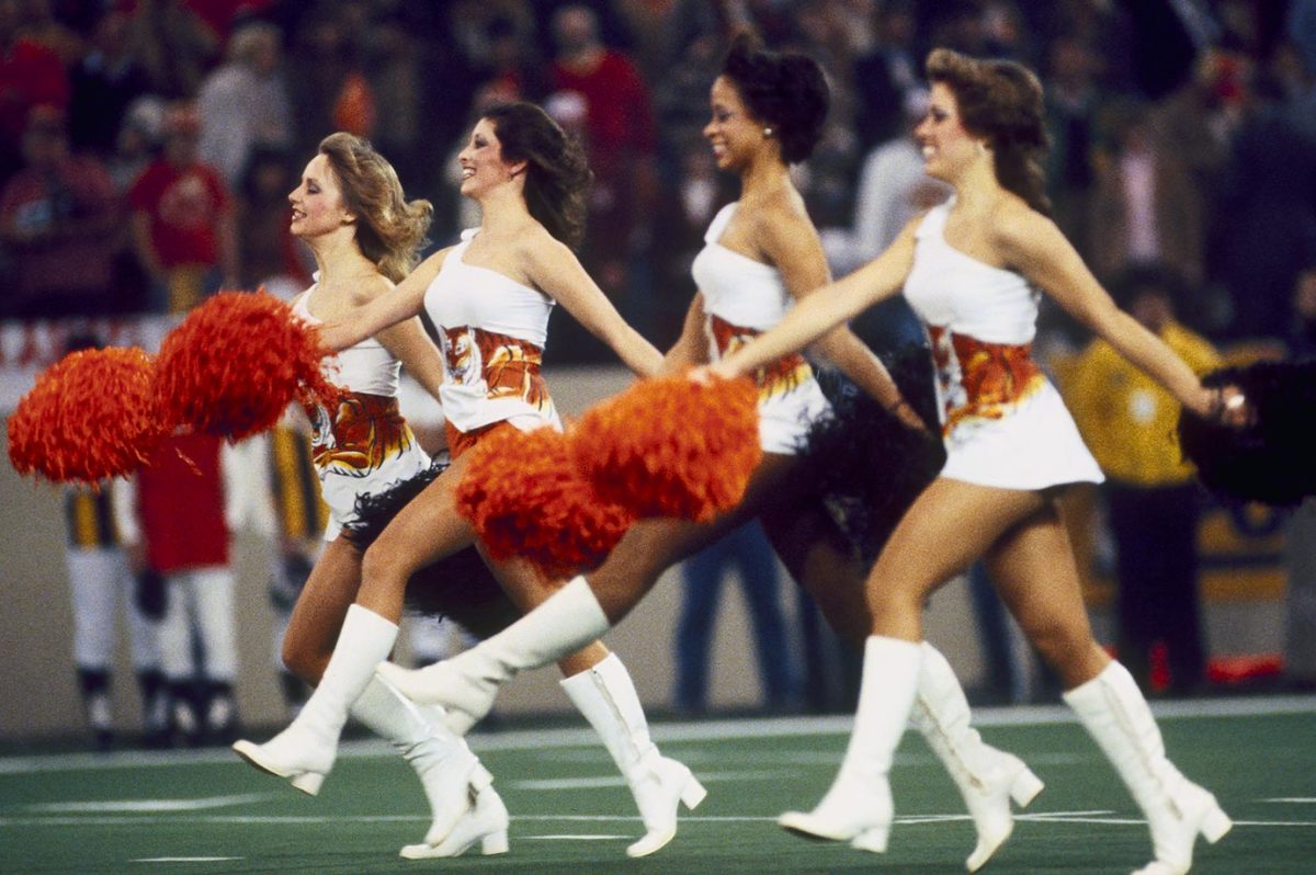 1982-Super-Bowl-XVI-Cincinnati-Bengals-cheerleaders.jpg