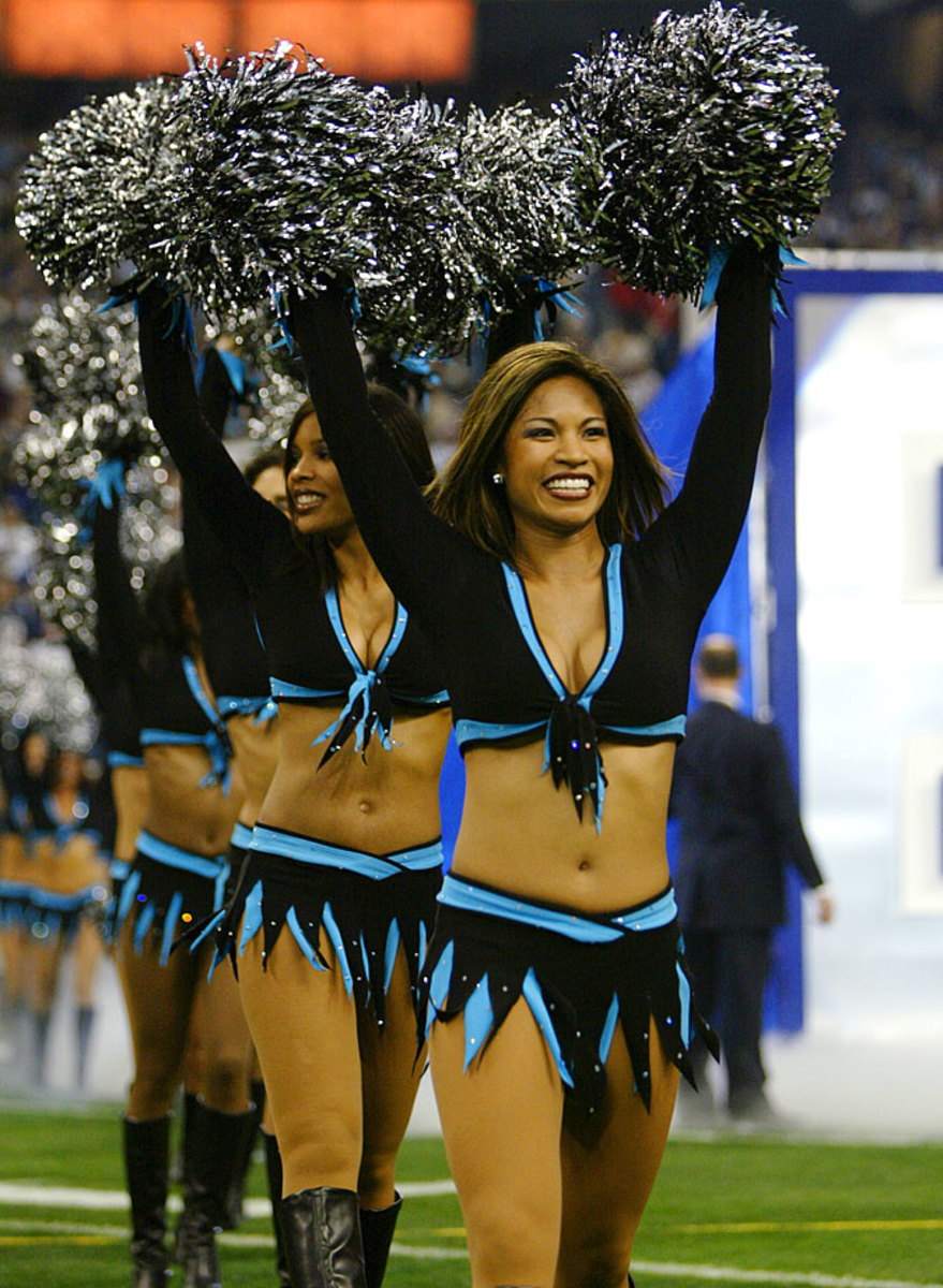 2004-Super-Bowl-XXXVII-Carolina-Panthers-cheerleaders.jpg