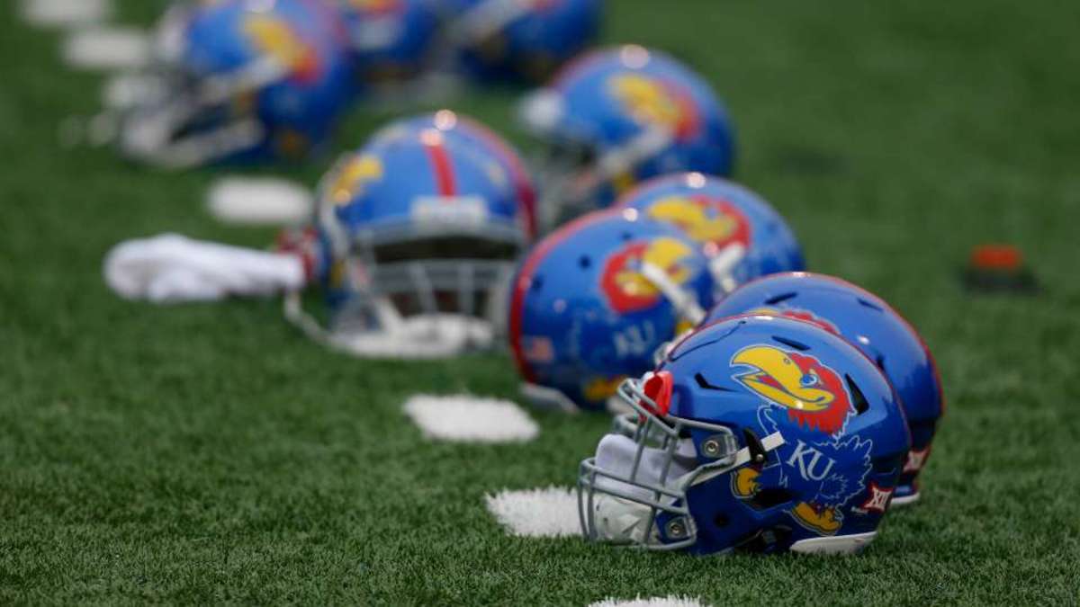 Kansas student shows off insane jumping skills in video Sports