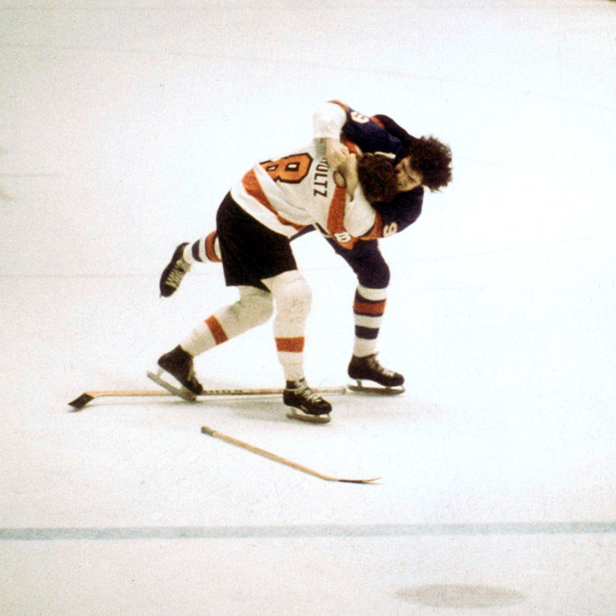 Dave Schultz in Action Philadelphia Flyers 8 x 10 Hockey Photo