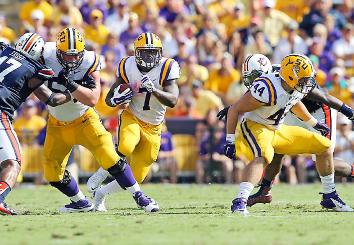 leonard-fournette-lsu-tigers-football-offensive-line-week-10-walkthrough-inline.jpg